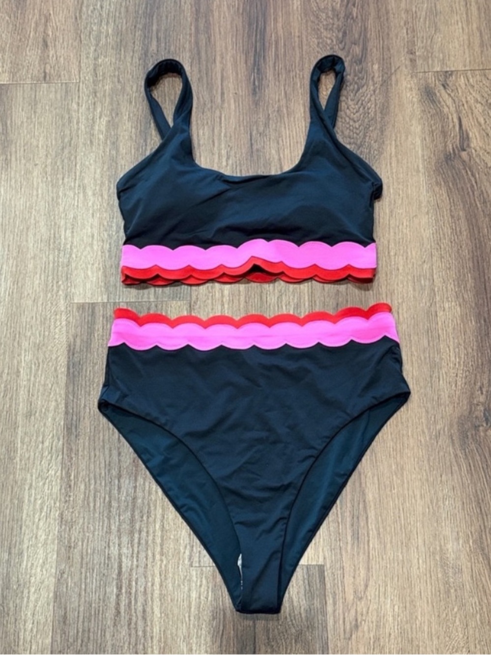 New Beach Riot Bikini Set - Picture 3 of 4
